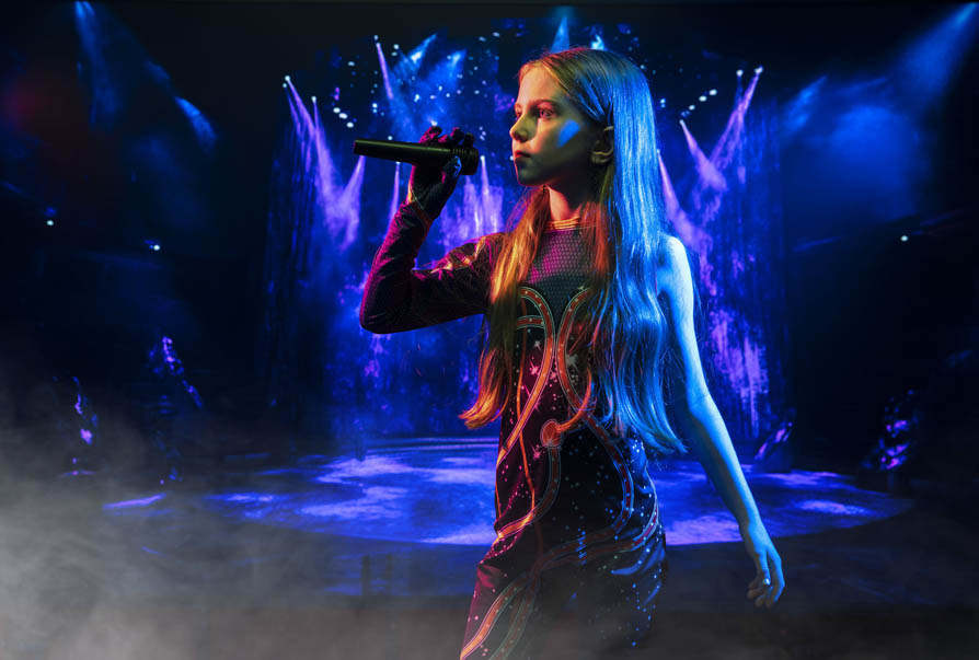 Flash Frames portraits creating unlimited backgrounds in our portraits with AI  