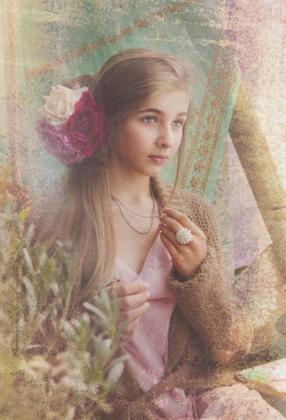 Vintage style portrait of girl at Cormac Byrne Photogrpahy, Dooradoyle, Limerick.  